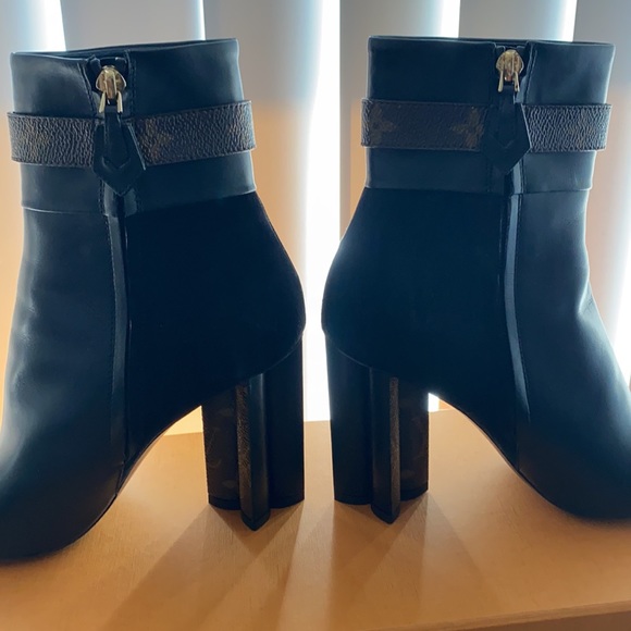 Louis Vuitton low heel black boots - Picture 3 of 5